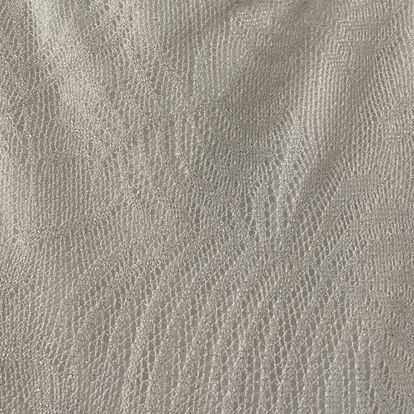 White Sparkly Knit Dress with Fringe on Bottom Women’s Medium NWT - Picture 3 of 3